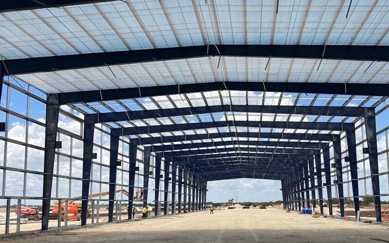 Custom built full aisle warehouse using portal steel frame structure